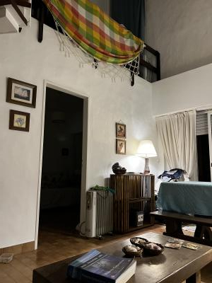 Departamento en alquiler en Pinamar. 3 ambientes, 1 baño y capacidad de 2 a 5 personas. 