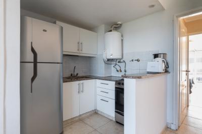 Departamento en alquiler en Pinamar. 4 ambientes, 2 baños y capacidad de 1 a 7 personas. 