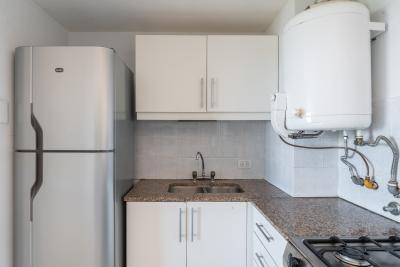 Departamento en alquiler en Pinamar. 4 ambientes, 2 baños y capacidad de 1 a 7 personas. 