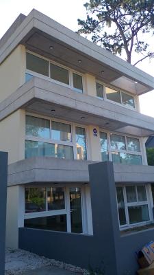 Departamento en alquiler en Pinamar. 2 ambientes, 1 baño y capacidad de 1 a 4 personas. 