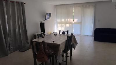 Departamento en alquiler en Pinamar. 2 ambientes, 1 baño y capacidad de 1 a 4 personas. 