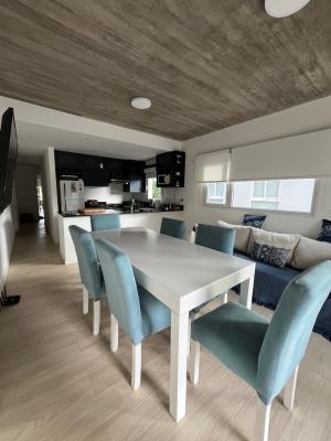 Departamento en alquiler en Pinamar. 3 ambientes ambientes, 2 ba&ntilde;os y capacidad de 1 a 4 personas. Cerca del Centro