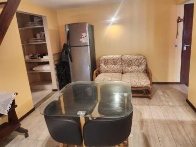Departamento en alquiler en Pinamar. 5 ambientes, 2 ba&ntilde;os y capacidad de 1 a 6 personas. Cerca de la Playa