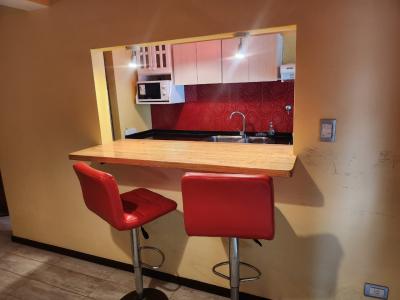 Departamento en alquiler en Pinamar. 5 ambientes, 2 ba&ntilde;os y capacidad de 1 a 6 personas. Cerca de la Playa