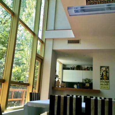 Departamento en alquiler en Pinamar. 4 ambientes, 2 baños y capacidad de 5 a 6 personas. 
