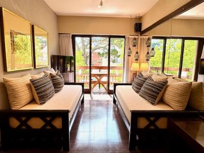 Departamento en alquiler en Pinamar. 2 ambientes, 1 baño y capacidad de 1 a 4 personas. A 100 m del centro