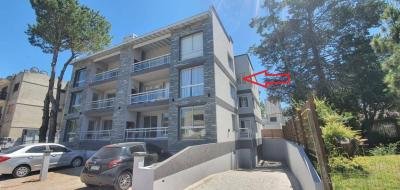 Departamento en alquiler en Pinamar. 2 ambientes, 1 ba&ntilde;o y capacidad de 2 a 4 personas. A 100 m del centro