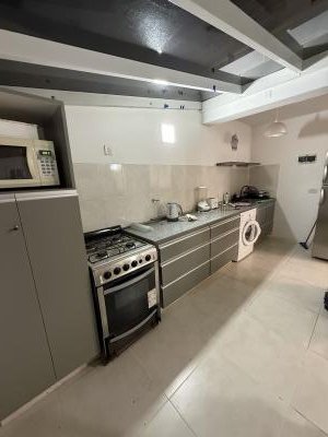 Duplex en alquiler en Pinamar. 4 ambientes, 2 ba&ntilde;os y capacidad 6 personas. 