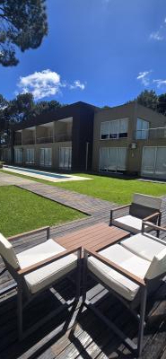Departamento en alquiler en Pinamar. 1 ambientes, 1 baño y capacidad de 2 a 4 personas. 
