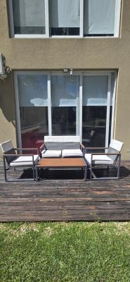 Departamento en alquiler en Pinamar. 1 ambientes, 1 baño y capacidad de 2 a 4 personas. 