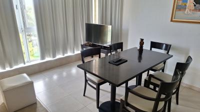 Departamento en alquiler en Pinamar. 3 ambientes, 1 baño y capacidad de 1 a 4 personas. A 250 m de la playa