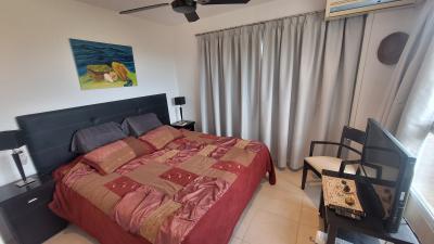 Departamento en alquiler en Pinamar. 3 ambientes, 1 baño y capacidad de 1 a 4 personas. A 250 m de la playa