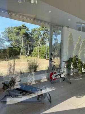 Departamento en alquiler en Pinamar. 2 ambientes, 2 baños y capacidad de 1 a 4 personas. 