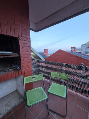 Departamento en alquiler en Pinamar. 3 ambientes, 2 baños y capacidad de 1 a 6 personas. 