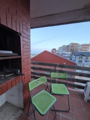 Departamento en alquiler en Pinamar. 3 ambientes, 2 baños y capacidad de 1 a 6 personas. 
