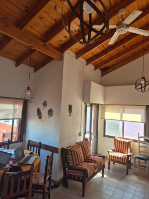 Departamento en alquiler en Pinamar. 3 ambientes, 2 baños y capacidad de 1 a 6 personas. 