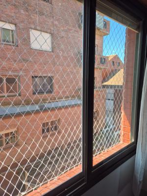 Departamento en alquiler en Pinamar. 3 ambientes, 2 baños y capacidad de 1 a 6 personas. 