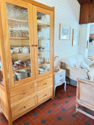 Casa en alquiler en Pinamar. 5  ambientes, 2 baños y capacidad de 2 a 6 personas. 