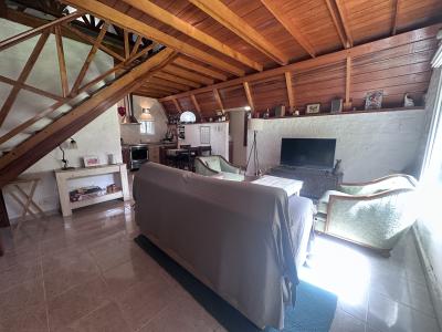 Casa en alquiler en Pinamar. 2 ambientes, 2 baños y capacidad de 2 a 3 personas. 