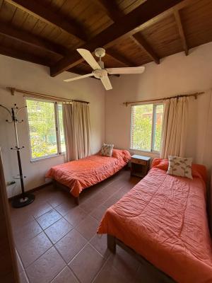 Duplex en alquiler en Pinamar. 3  ambientes, 3  baños y capacidad de 1 a 4 personas. 