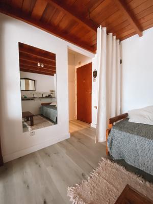 Departamento en alquiler en Pinamar. 1 1/2 ambientes, 1 baño y capacidad de 1 a 3 personas. 