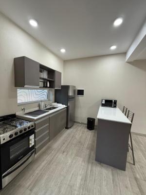 Departamento en alquiler en Pinamar. 4 ambientes, 3 baños y capacidad de 6 a 8 personas. 