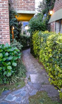 Duplex en alquiler en Pinamar. 2 ambientes, 1 baño y capacidad de 1 a 4 personas. 