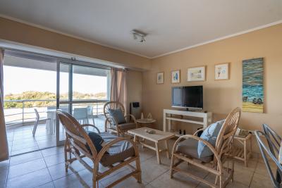 Departamento en alquiler en Pinamar. 3 ambientes, 2 baños y capacidad de 1 a 5 personas. 