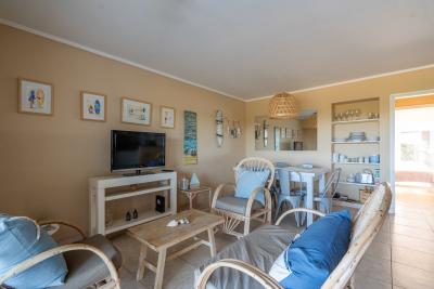 Departamento en alquiler en Pinamar. 3 ambientes, 2 baños y capacidad de 1 a 5 personas. 