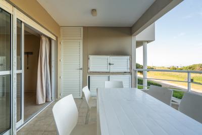 Departamento en alquiler en Pinamar. 3 ambientes, 2 baños y capacidad de 1 a 5 personas. 